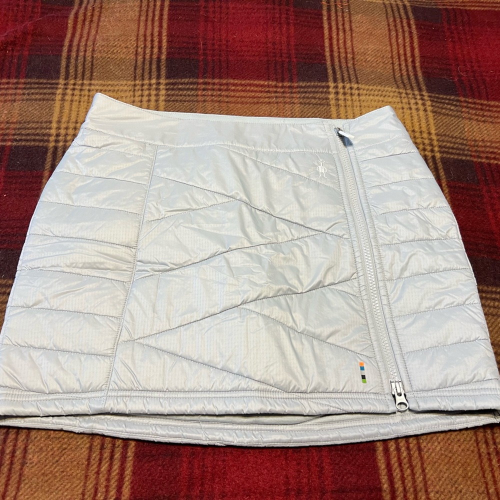 Smart wool skirt.  Worn one time.  Size small.